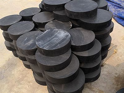 连云区板式橡胶支座由若干层橡胶片与薄钢板经加压硫化